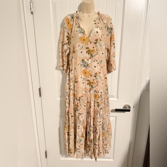 Spartina 449 Dresses & Skirts - Spartina Adeline‎ Poppy Beige Floral Tiered Midi Dress Medium